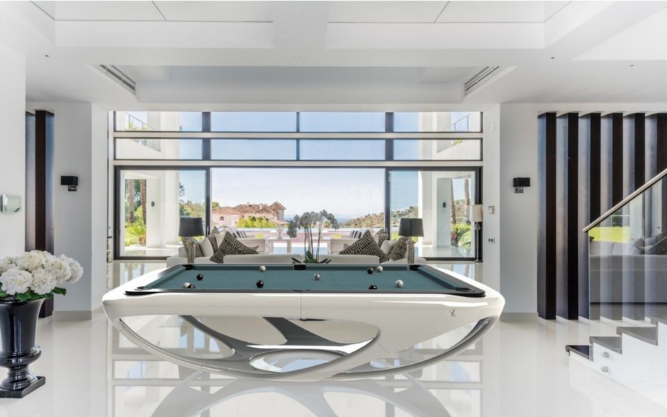 Exceptionally luxurious American Pool table – only at Luxury Products