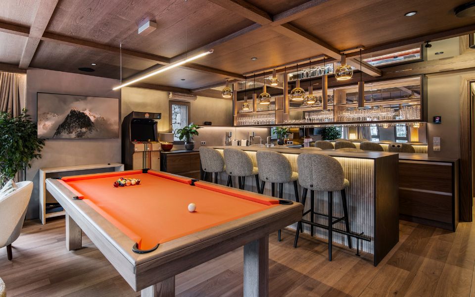 custom made pool table Broadway chalet interior architect Nouvel Angle Escapade Toulet