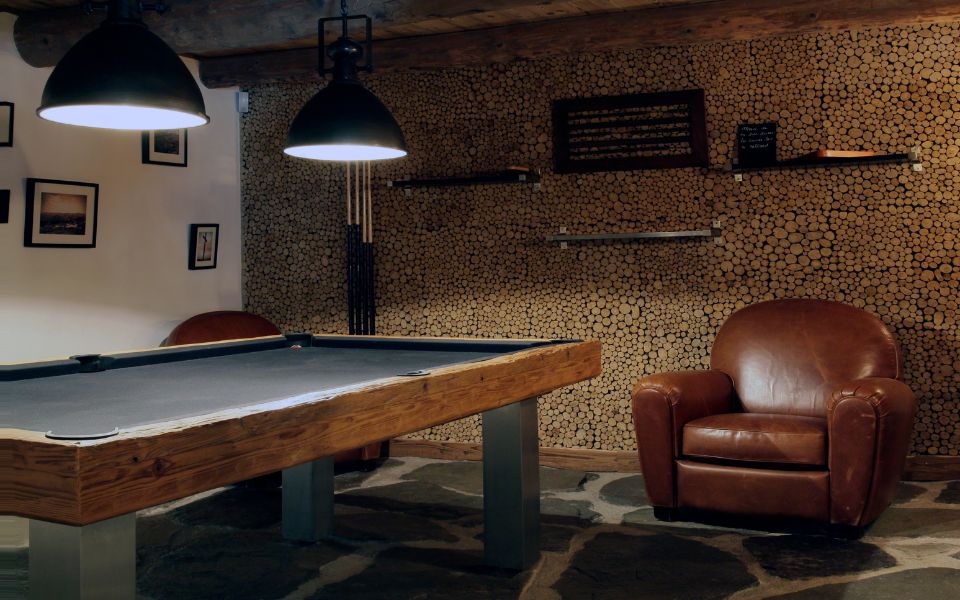 game room design chalet mountain Megeve wood - Billards Toulet